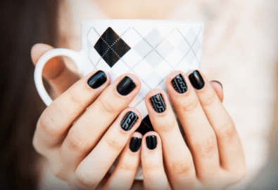 Класически маникюр с гел лак Bluesky и 2 авторски декорации на професионален принтер за маникюр + масаж на ръце от бар-маникюр Моre Sun в жк. Младост 3!