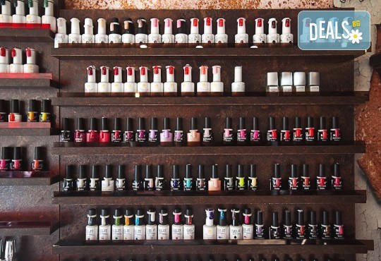 Медицинско почистване на лице с ултразвукова шпатула, вкарване на серум чрез ултразвук или диамантено микродермабразио в соларно и козметично студио Моre Sun в жк. Младост 3! - Снимка 18