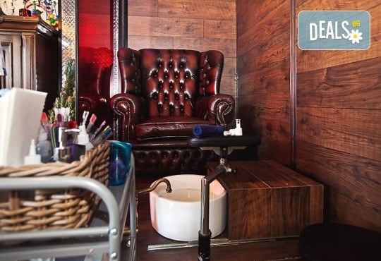 Медицинско почистване на лице с ултразвукова шпатула, вкарване на серум чрез ултразвук или диамантено микродермабразио в соларно и козметично студио Моre Sun в жк. Младост 3! - Снимка 7