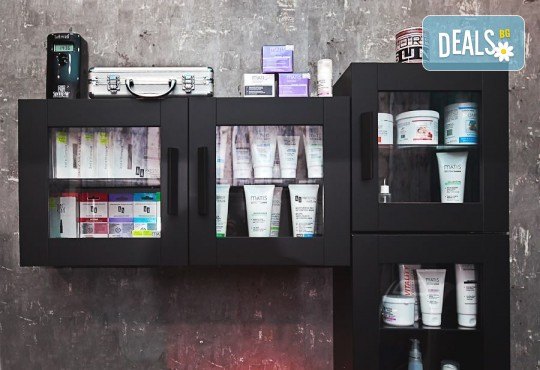 Медицинско почистване на лице с ултразвукова шпатула, вкарване на серум чрез ултразвук или диамантено микродермабразио в соларно и козметично студио Моre Sun в жк. Младост 3! - Снимка 10