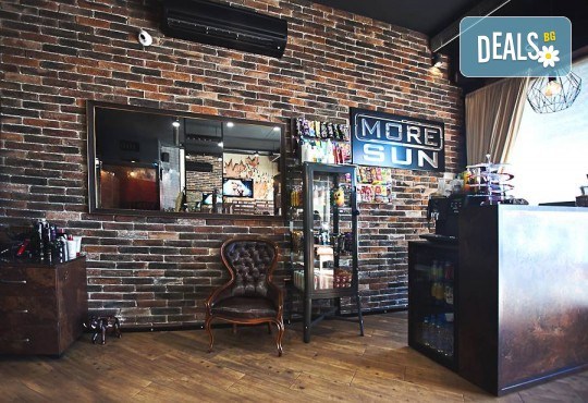 Медицинско почистване на лице с ултразвукова шпатула, вкарване на серум чрез ултразвук или диамантено микродермабразио в соларно и козметично студио Моre Sun в жк. Младост 3! - Снимка 6