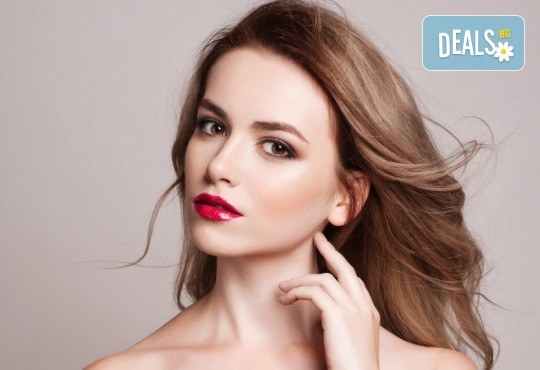 Медицинско почистване на лице с ултразвукова шпатула, вкарване на серум чрез ултразвук или диамантено микродермабразио в соларно и козметично студио Моre Sun в жк. Младост 3! - Снимка 1