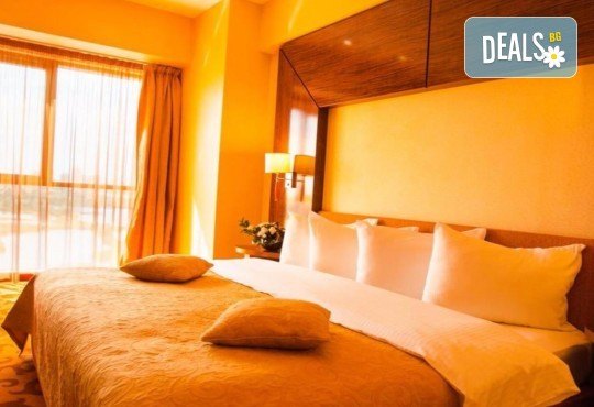 Нова Година 2019 в хотел Rin Grand 4*, Букурещ, с Караджъ Турс! 2 нощувки със закуски, транспорт, водач и програма - Снимка 3