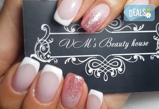 Маникюр с гел лак Bluesky, сваляне на стар гел лак, декорация с пигменти, брокати, фолио, декоративен пясък или до 10бр. камъчета + масаж с дълбоко хидратиращ крем във VM's Beauty House! - Снимка 3