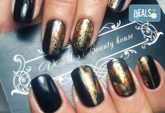 Маникюр с гел лак Bluesky, сваляне на стар гел лак, декорация с пигменти, брокати, фолио, декоративен пясък или до 10бр. камъчета + масаж с дълбоко хидратиращ крем във VM's Beauty House! - Снимка 2