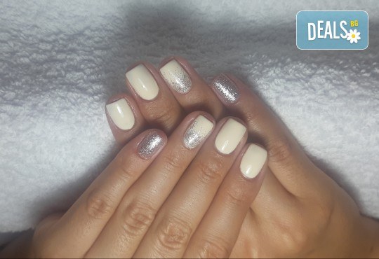 Маникюр с гел лак Bluesky, сваляне на стар гел лак, декорация с пигменти, брокати, фолио, декоративен пясък или до 10бр. камъчета + масаж с дълбоко хидратиращ крем във VM's Beauty House! - Снимка 10