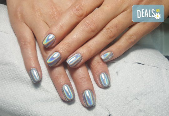 Маникюр с гел лак Bluesky, сваляне на стар гел лак, декорация с пигменти, брокати, фолио, декоративен пясък или до 10бр. камъчета + масаж с дълбоко хидратиращ крем във VM's Beauty House! - Снимка 6