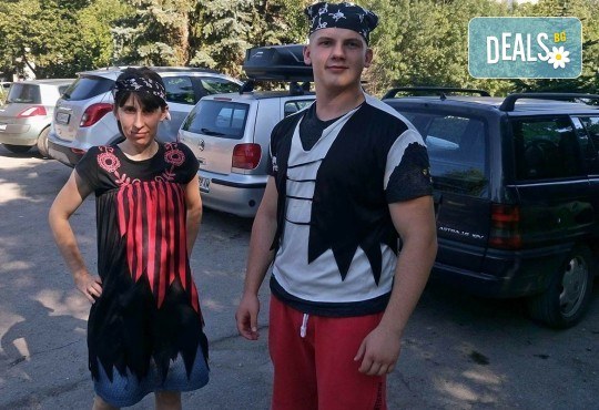 Щуро парти за Хелоуин за до 15 възрастни или деца с аниматор-диджей, музикално оформление, хелоуински аксесоари, костюми под наем и хелоуински късмети! - Снимка 5