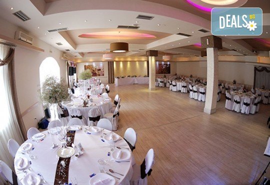 Посрещнете Нова година 2019 в Пирот! Празнична вечеря в ресторант Диана с музика на живо и неограничен алкохол, със собствен или организиран транспорт - Снимка 4