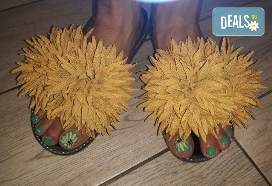 Перфектен педикюр със страхотен цвят O.P.I. и релаксираща масажна терапия на ходилата в Салон Мечта! - Снимка 5