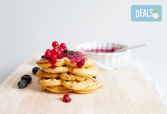 Започнете деня с топъл шоколад и гофрета с топинг, плодове и сладолед в Royal Place Shisha Bar! - Снимка 3