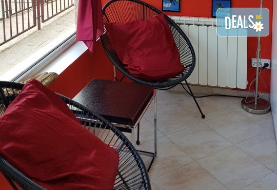 Красив тен през цялата година! Карта за вертикален турбо солариум за 10, 30 или 60 минути от Соларно студио More Shine Premium! - Снимка 5