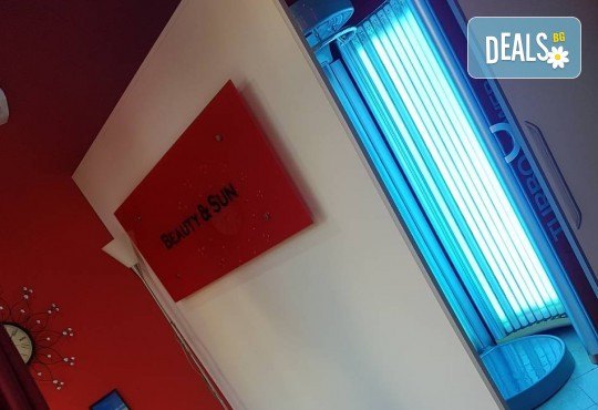 Красив тен през цялата година! Карта за вертикален турбо солариум за 10, 30 или 60 минути от Соларно студио More Shine Premium! - Снимка 8