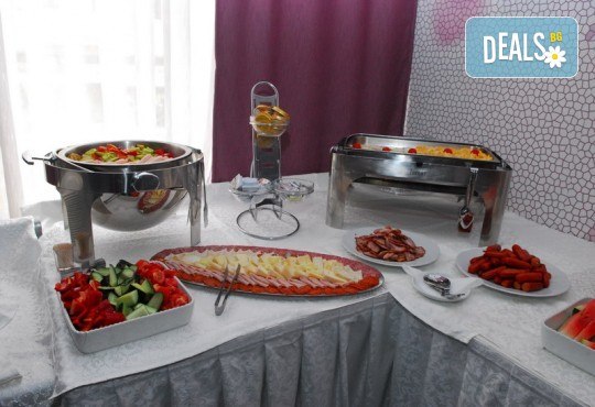 Нова година 2019 на брега на Черногорската ривиера! 4 нощувки cъс закуски и 3 вечери в Хотел Magnolia 4* на Черногорската ривиера - гр. Тиват, собствен транспорт - Снимка 12