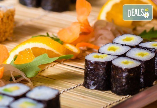 Насладете се на 45 вегетариански суши хапки със сирене „Philadelphia”, манго, авокадо, нори и японски сосове от Sushi King! - Снимка 2