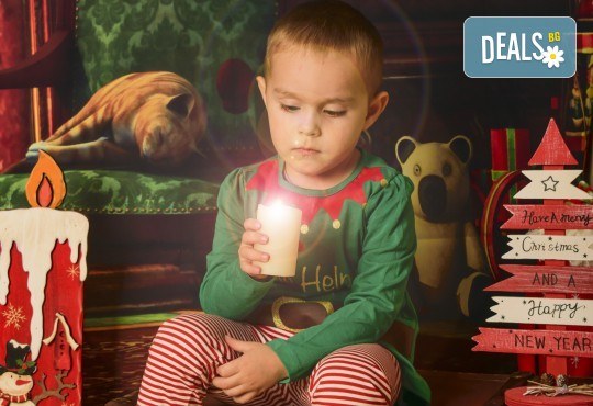 Коледна фотосесия с цялото семейство с 10 обработени кадъра от Pandzherov Photography! - Снимка 6