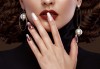 Заздравяване на естествен нокът чрез гел, специално съзаден да предпазва меките и чупливи нокти, и маникюр с гел лак и 2 декорации в студио за красота Jessica! - thumb 1