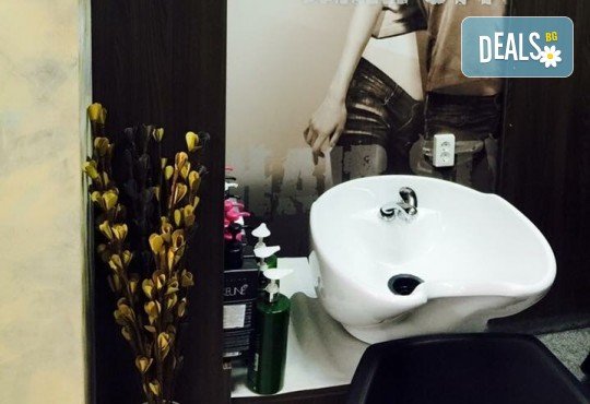 Почистване на лице и хидратираща терапия или терапия с фито-стволови клетки с козметика по избор от салон Incanto Dream в Студентски град! - Снимка 4