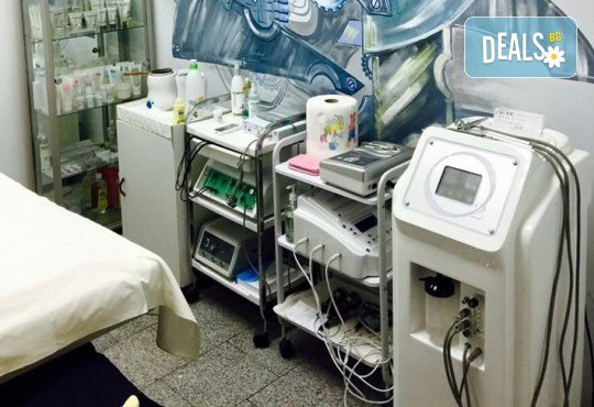 Почистване на лице и хидратираща терапия или терапия с фито-стволови клетки с козметика по избор от салон Incanto Dream в Студентски град! - Снимка 6