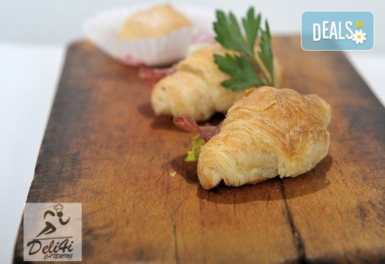 Вкус и аромат от романтична Франция! 100 броя маслени кроасанчета, тарталети и сладки еклерчета от кулинарна работилница Деличи! - Снимка 1