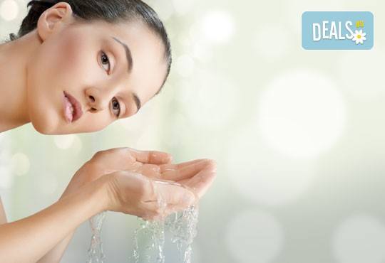 Медицинско почистване на лице, кислороден пилинг, терапия за контрол на порите и маска в салон за красота Алма Морел - Снимка 1