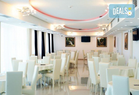 Отпразнувайте идването на 2019-та година в Ниш, Сърбия! 3 нощувки със закуски в Hotel Crystal Ice 3*, 1 стандартна и 1 празнична вечеря с богато меню и неограничени напитки! - Снимка 9