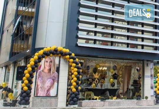 Дълготраен маникюр или педикюр с гел лак BlueSky или Nika Nagel, сваляне на стар гел лак и 2 ръчно рисувани декорации в V&A Glamour Beauty Salon! - Снимка 13