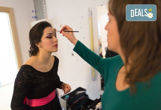 Изглеждайте добре по всяко време! Дневен или вечерен грим в салон за красота Коса и Грим! - Снимка 4