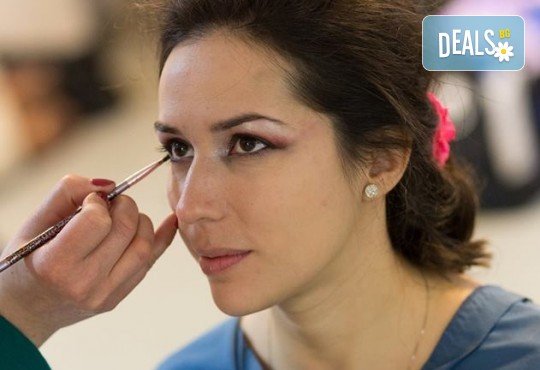 Изглеждайте добре по всяко време! Дневен или вечерен грим в салон за красота Коса и Грим! - Снимка 7