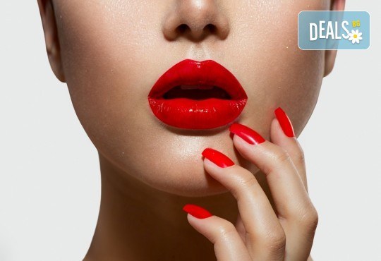 Класически или френски маникюр с лакове от богатата палитра на SNB в V&A Glamour Beauty Salon! - Снимка 2