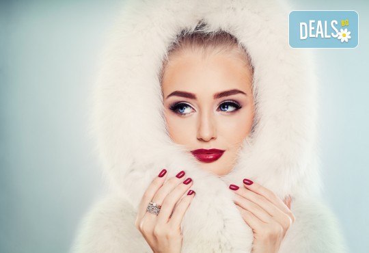 Класически или френски маникюр с лакове от богатата палитра на SNB в V&A Glamour Beauty Salon! - Снимка 4