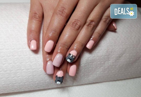 Класически или френски маникюр с лакове от богатата палитра на SNB в V&A Glamour Beauty Salon! - Снимка 6