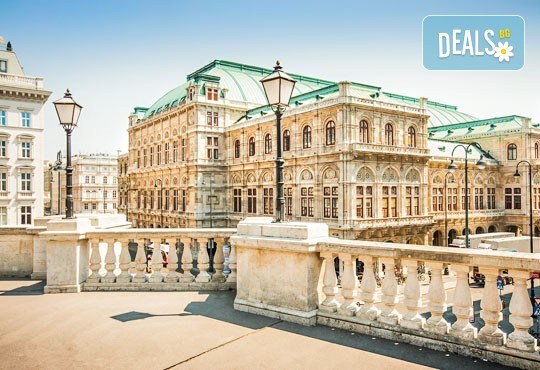 До Виена от Варна на дата по избор до март 2019-та, със Z Tour! 4 нощувки със закуски в хотел 3*, самолетен билет, летищни такси и трансфери! - Снимка 3
