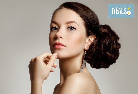 Празнична прическа по избор, класически или френски маникюр с гел лак + безплатно сваляне на гел лак в студио Галинея! - Снимка 4