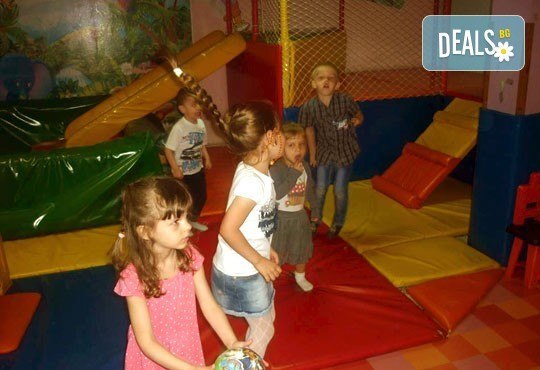 За празника на Вашето дете! Два часа детско парти за 8-15 деца с аниматор, меню и торта от Парти клуб Слънчо - Снимка 6