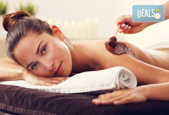 Релаксиращ масаж на цяло тяло с масло с аромат на шоколад и бонус: рефлексотерапия на глава, стъпала и длани във Фризьорски салон Moataz Style! - Снимка 2