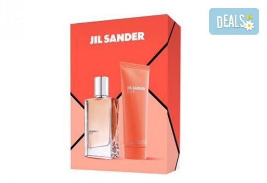 Изненадайте любимата за празниците с оригинален подаръчен комплект Jil Sander Eve - тоалетна вода и луксозен лосион за тяло + безплатна доставка за цялата страна - Снимка 1