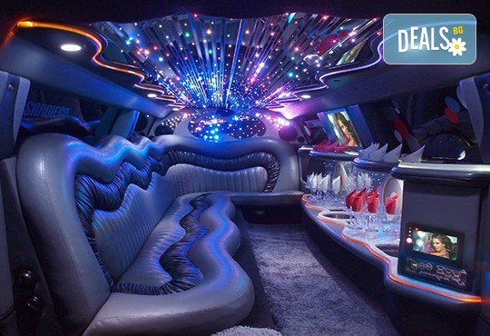 Еротичен танцьор или танцьорка в супер луксозна лимузина, безалкохолни напитки, бутилка марков алкохол по избор за Вашето парти! - Снимка 8