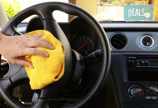 Цялостно вътрешно почистване + сухо пране на седалки на автомобил или джип, с торнадор и препарат на Good Stuff или Wolf's в pH neutral wash! - Снимка 2