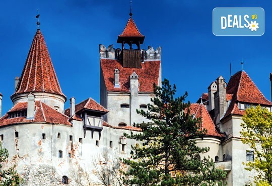 Уикенд в Румъния - страната на граф Дракула! 2 нощувки със закуски в хотел 2*/3* в Синая, транспорт, посещение на замъка Пелеш и Музея на селото! - Снимка 9