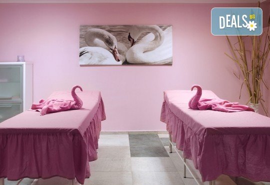 Подарете SPA пакет „San Remo“! Трансфер с лимузина „Lincoln“ до Senses Massage & Recreation, синхронен масаж за двама, релакс зона, сауна, уиски и бадеми от San Diego Limousines! - Снимка 4