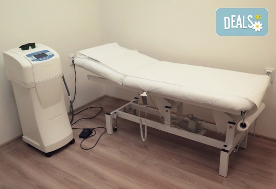 Избавете се от окосмяването! Вземете IPL фотоепилация на цели крака и 2 зони по избор в салон Орхидея - Студентски град! - Снимка 4