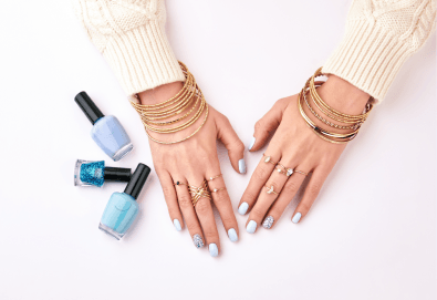 Дълготраен маникюр в цвят по избор с гел лак Bluesky и 2 авторски декорации в салон за красота Престиж-Аспарух!