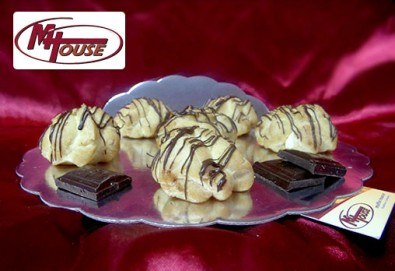 Сладки мечти! 50 еклера с баварски крем, тунквани в млечен шоколад от Muffin House!
