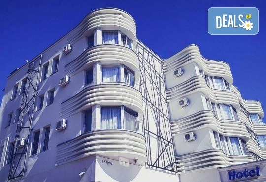 Купон по сръбски за Осми март! 2 нощувки със закуски, 1 стандартна и 1 празнична вечеря в Hotel Bavka 3* в Лесковац, възможност за транспорт! - Снимка 3