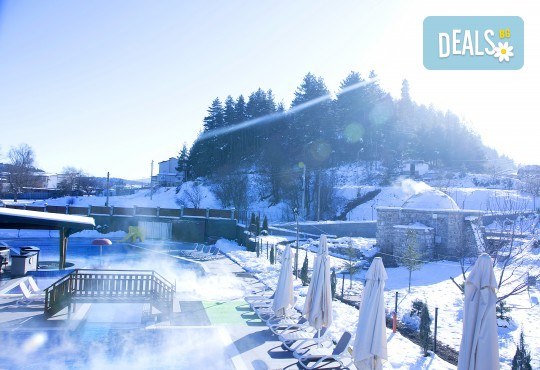 Вход за СПА центъра на Хотел Регнум в с. Баня с ползване на малък открит минерален басейн, открито джакузи с минерална вода и топило на открито с минерална вода, сауна, парна баня, съблекални и шкафчета! - Снимка 6