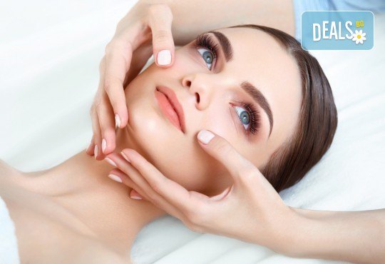 Гладка и стегната кожа! 3 масажа на лице, шия и деколте със силно изразен лифтинг ефект в SUNFLOWER beauty studio - Снимка 1
