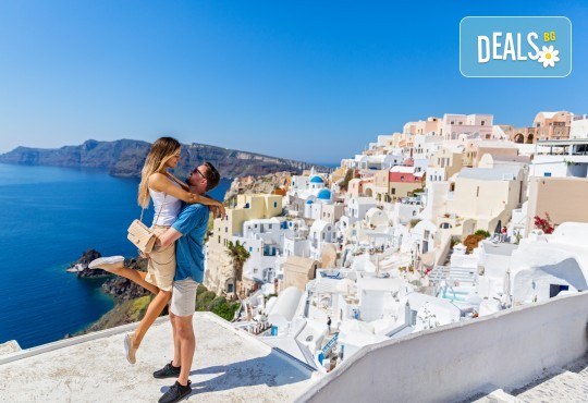 Есенна екскурзия до приказния остров Санторини! 4 нощувки със закуски, транспорт и посещение на Атина! - Снимка 1