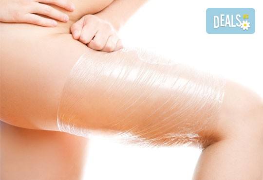 Пакет от пет разнообразни антицелулитни терапии за гарантиран и мигновен ефект - вакуум масаж, два мануални масажа на всички зони, кавитация и парафанго терапия в Anima Beauty&Relax! - Снимка 3