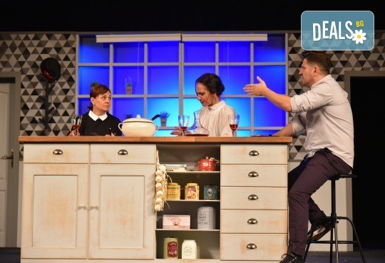 Комедия с великолепни и любими актьори! Гледайте „Вечеря с приятели“ на 09.02., от 18:30 ч, Театър Сълза и Смях, 1 билет - Снимка 2